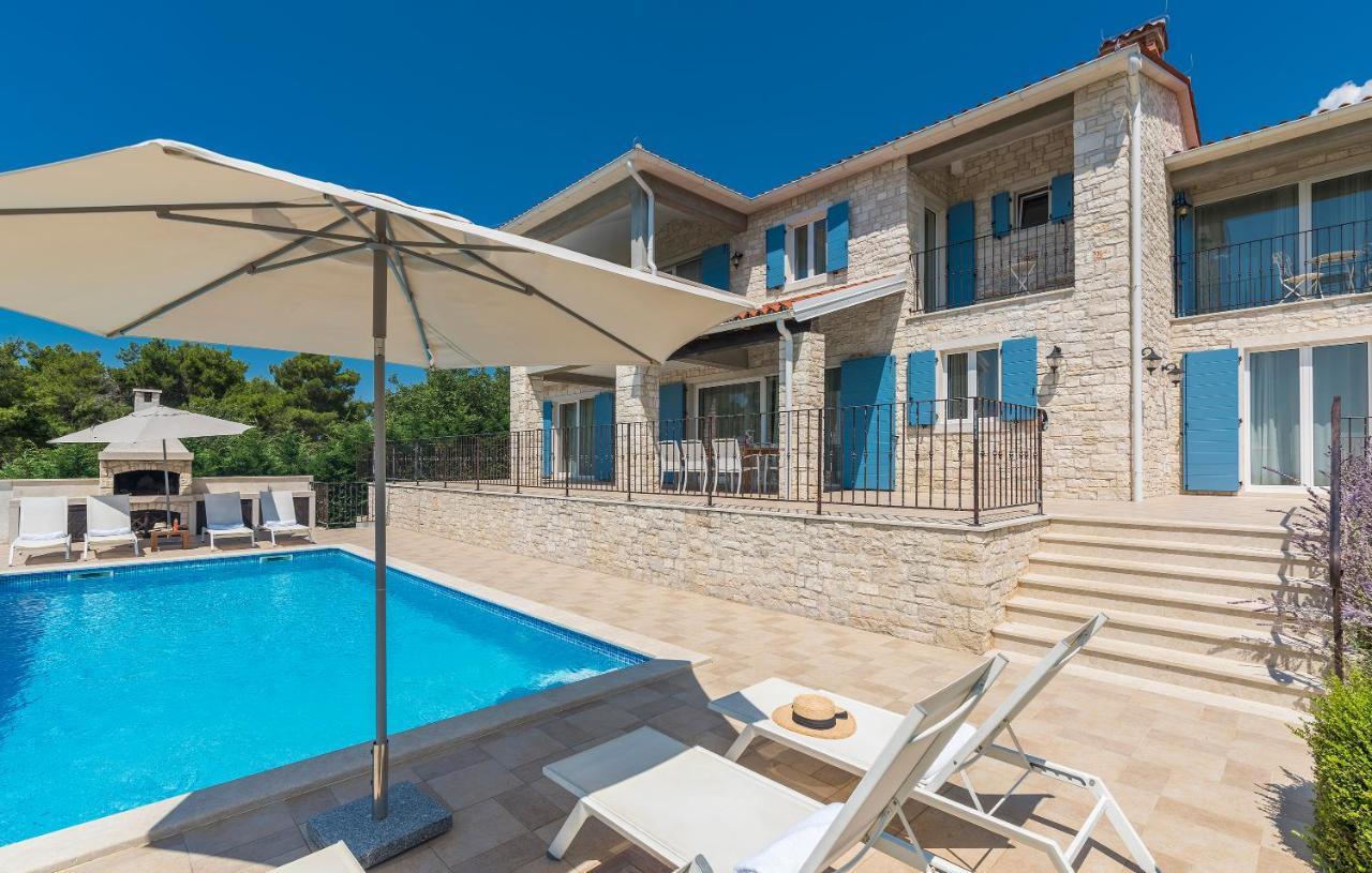 Villa Sterpazzi - Near Porec With Sea View, Private Jacuzzi, Sauna And Pool Visnjan Ngoại thất bức ảnh
