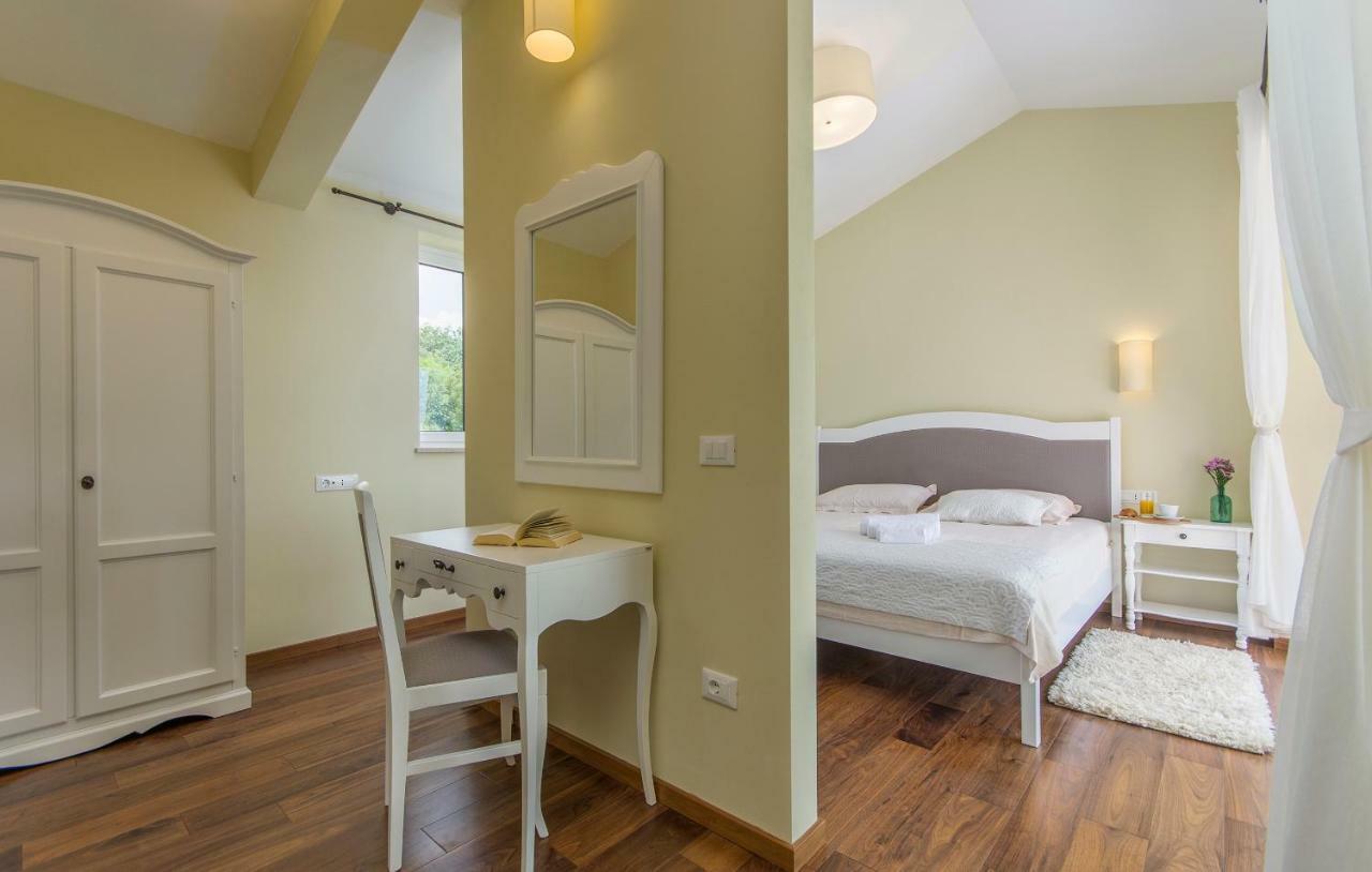 Villa Sterpazzi - Near Porec With Sea View, Private Jacuzzi, Sauna And Pool Visnjan Ngoại thất bức ảnh